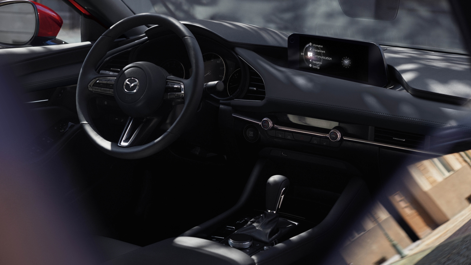LUXURY / SPORT FEATURES